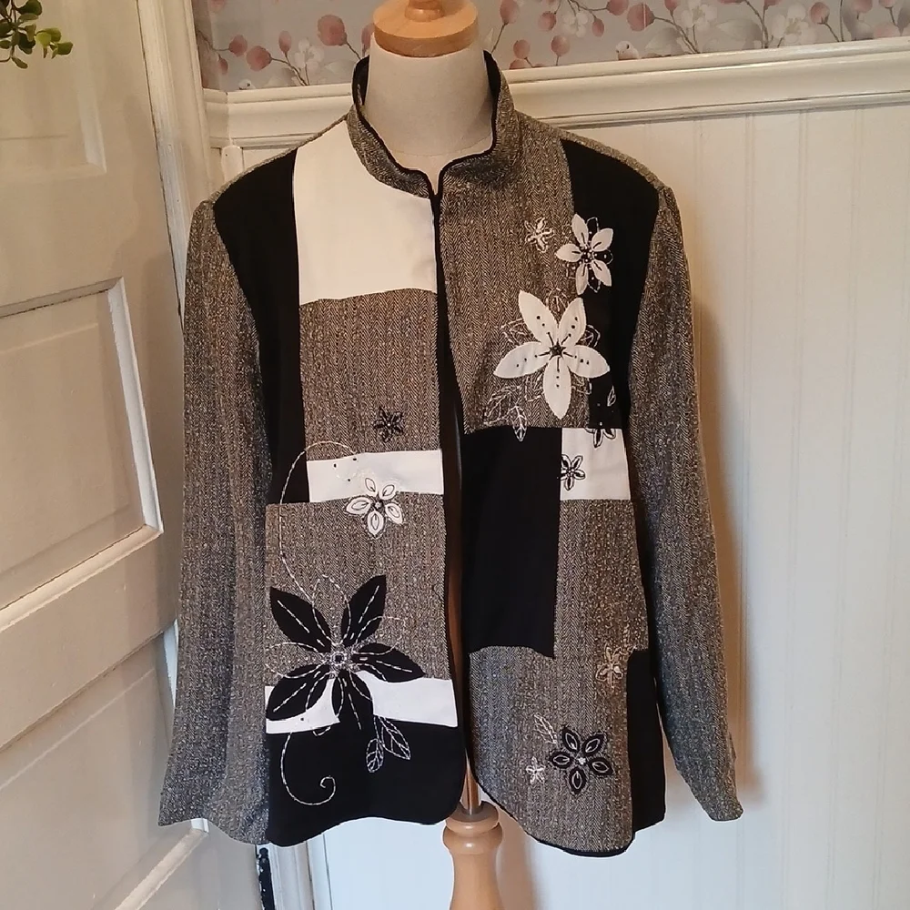 Alfred Dunner Black and Gray Floral Blazer
